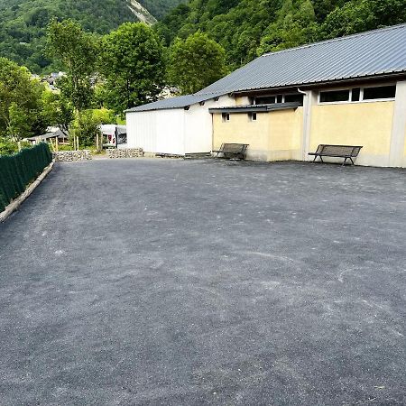 Bungalow Charmant A Cauterets Avec Vue Sur La Montagne Exterior photo