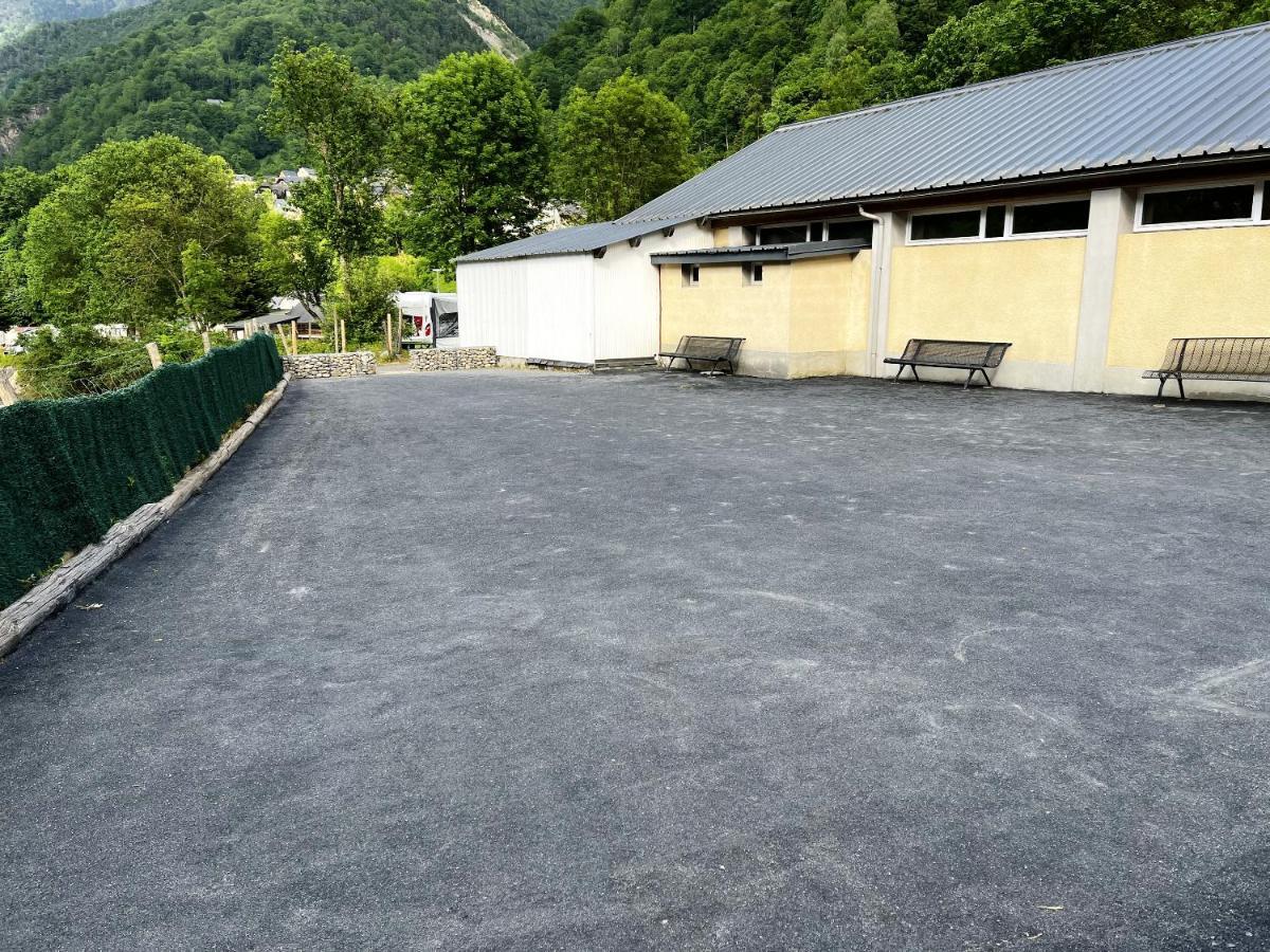Bungalow Charmant A Cauterets Avec Vue Sur La Montagne Exterior photo